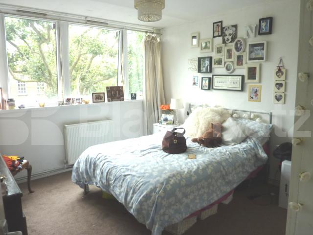 			MINUTES TO CANAL & TUBE & GOOD FOR 4 SHARERS! , 3 Bedroom, 1 bath, 1 reception Flat			 Shirland Road , WARWICK AVENUE 
